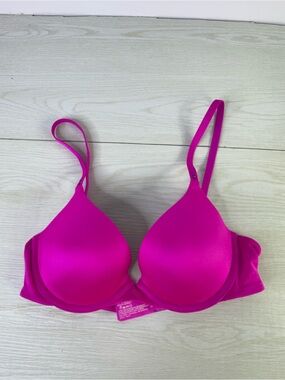 Victoria’s Secret Biofit Demi Uplift Bra size 34B